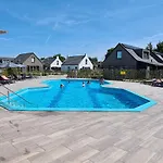 555 Op Recreatiepark De Wielen 木屋 荷属圣马丁