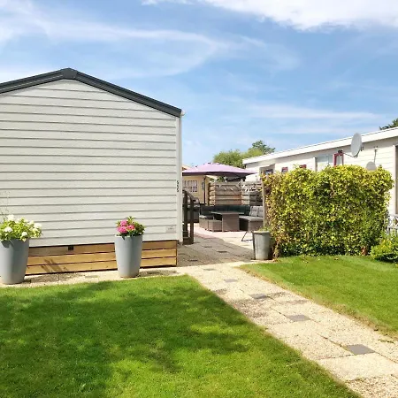 木屋 555 Op Recreatiepark De Wielen 荷属圣马丁