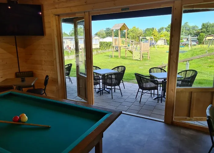 木屋 555 Op Recreatiepark De Wielen 荷属圣马丁